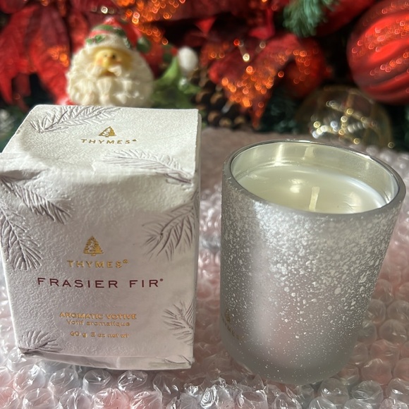 Thymes Frasier Fir Flocked Jar Candles – Scented Candles for Home with Notes - Picture 5 of 7